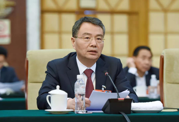 關(guān)注油耗子、公路三亂、從業(yè)資格證!徐冠巨代表講出心聲